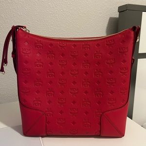 MCM Klara Monogram Logo
Leather Medium Shoulder Bag